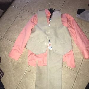 A coral suit for boys